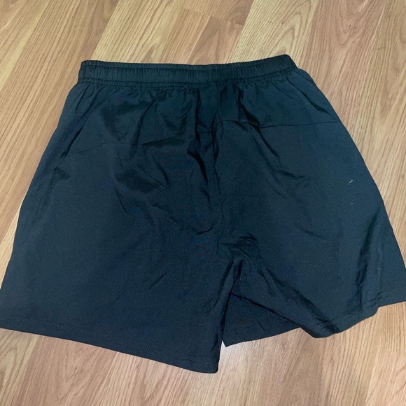 Treign shorts - Picture 2 of 3